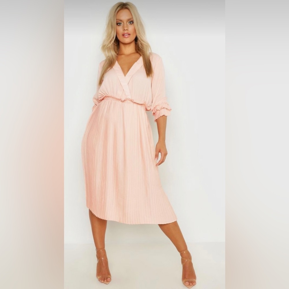 BOOHOO Plus Ruffle Detail Pleated Midi Dress, US size 16